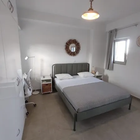 Orion Sea View Apartment Parasporos